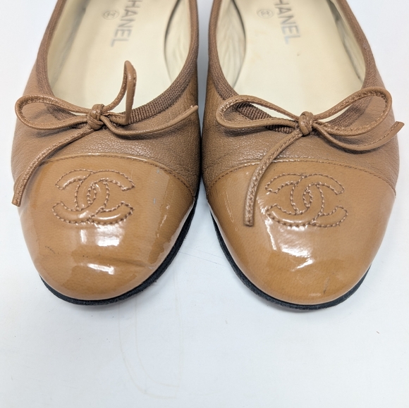 Chanel Tan Brown CC Leather Cap Toe Ballet Flats Ballerinas Size 38 - Picture 3 of 12